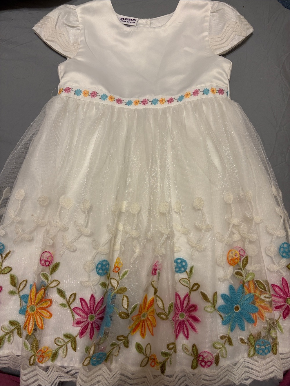 Blueberi boulevard White Floral Embroidered Girls' Party Dress
